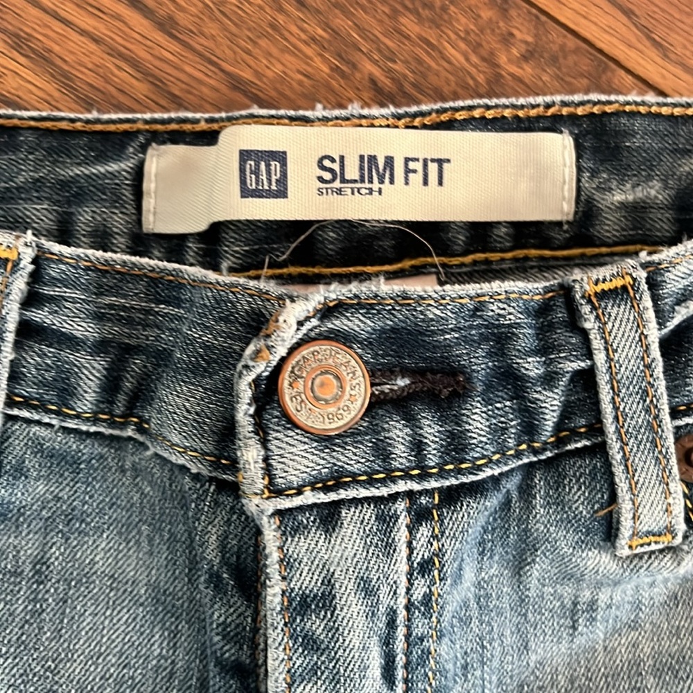GAP Slim Fit stretch jean shorts - Picture 5 of 8